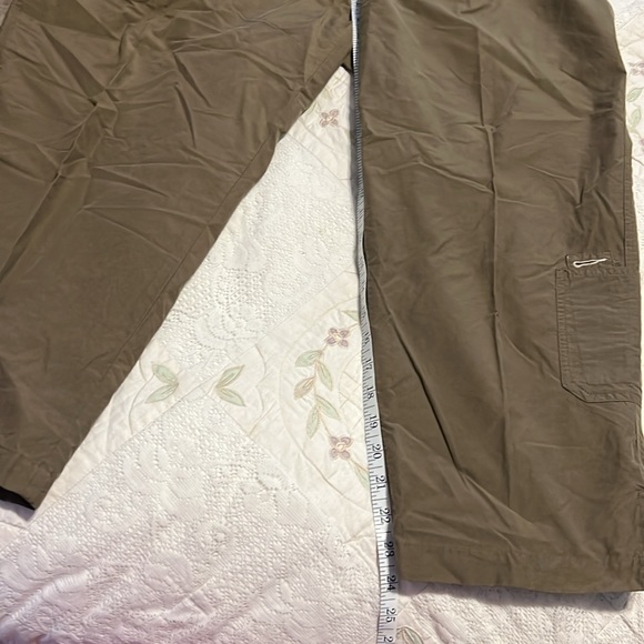 Columbia light weight Bermuda shorts - Picture 8 of 9